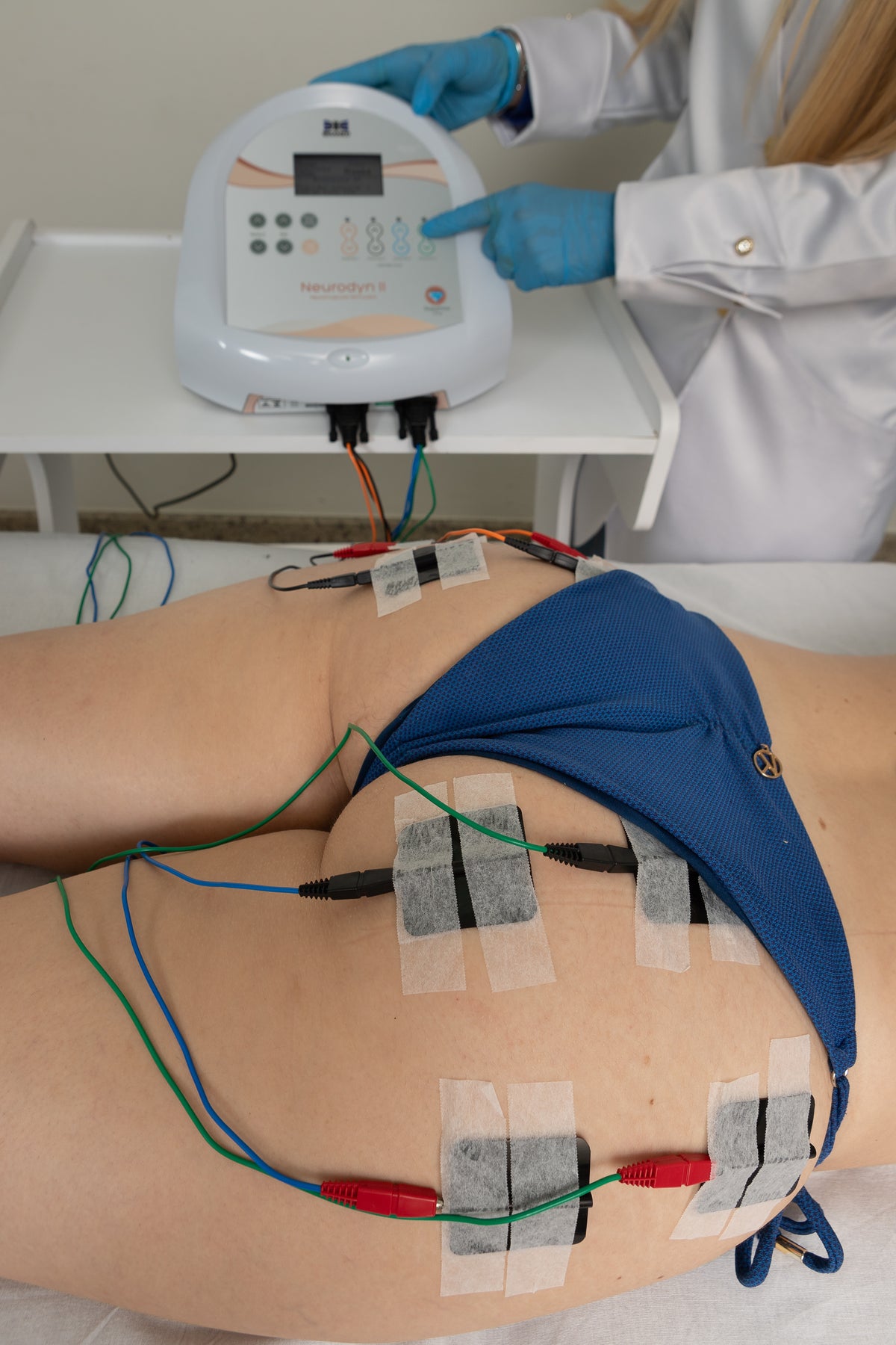 Aparelho de Eletroterapia TENS, FES e Corrente Russa com 4 Canais – Neurodyn II Ibramed